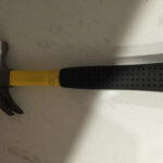 Marteau de coffreur tubaire 700 g emmanché fibre